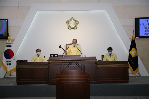 의성군의회는 3일 제239회 임시회의를 개최했다. 의성군 제공.