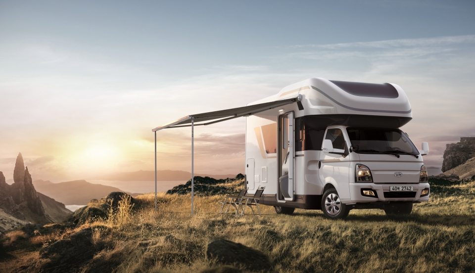 현대차가 오는 6일 ‘움직이는 집’을 콘셉트로 개발된 소형 트럭 포터Ⅱ(2) 기반 캠핑카 ‘포레스트’를 출시한다. (현대자동차 제공)