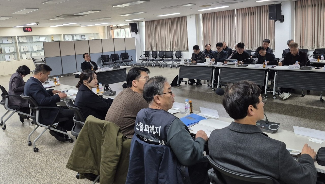 의성군이 ‘2025년 경북 대형산불 피해지 산림복구 기본계획 용역’ 착수보고회를 열었다. 의성군 제공