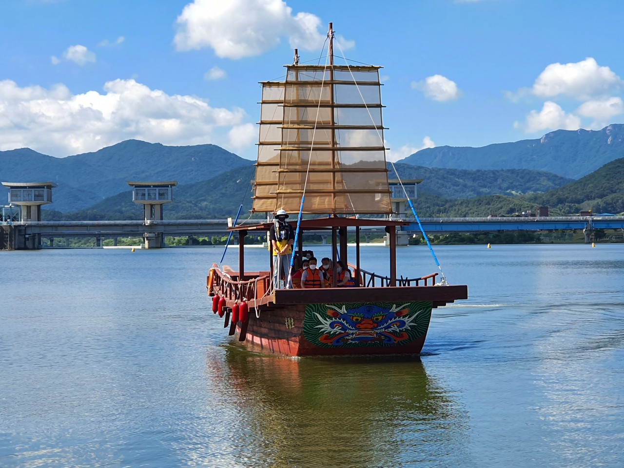 청년통신사선 ‘율정호’가 20일부터 운항에 들어간다. 의성군 제공