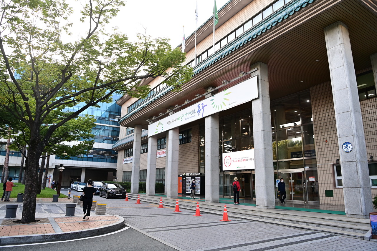 동구청이 오는 4월부터 대구 최초로 전 부서를 대상으로 AI 법률지원서비스를 시범운영한다. (동구 제공)